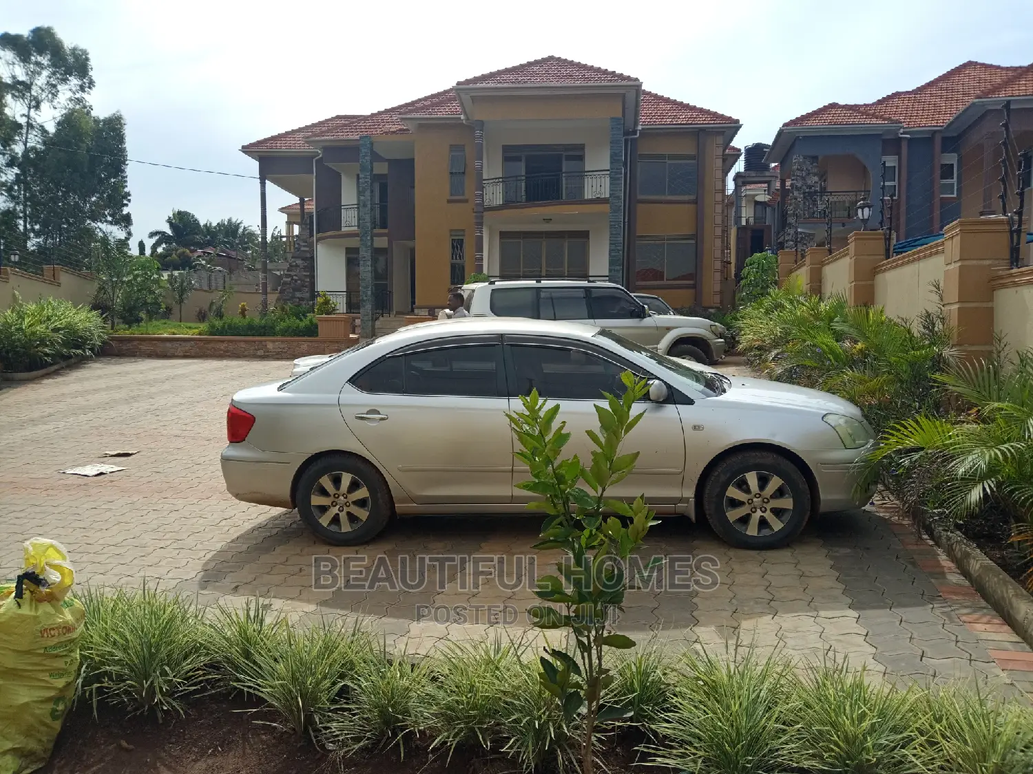 Kiwatule Seven Bedrooms Upscale Mansion on Sale in Kampala