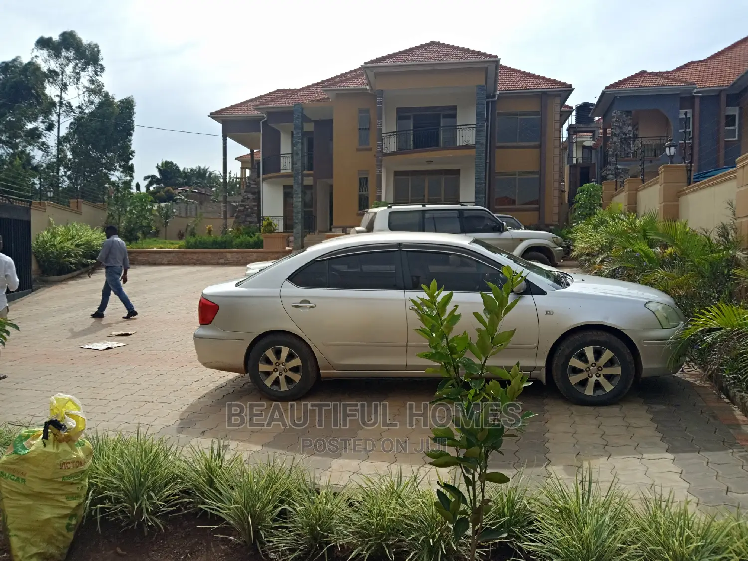 Kiwatule Seven Bedrooms Upscale Mansion on Sale in Kampala