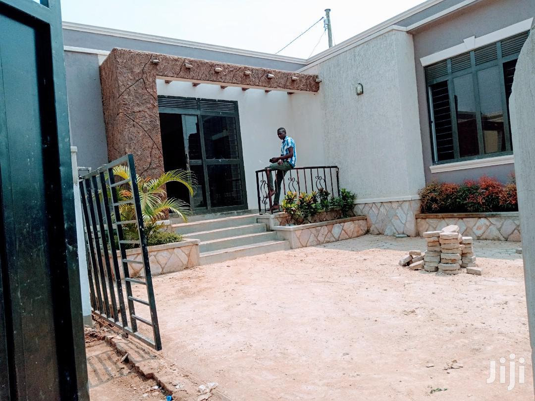 Kyariwajarra Four Bedroom High Profile House on Sell in Kampala