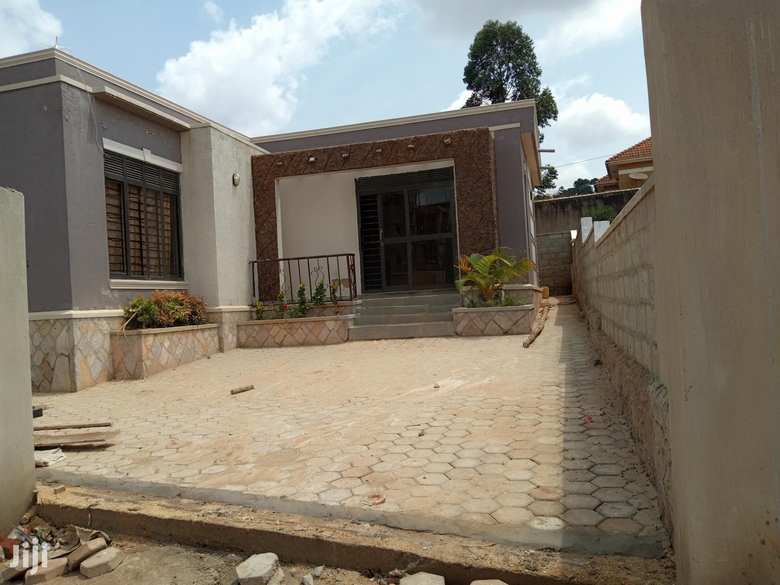 Kyariwajarra Four Bedroom High Profile House on Sell in Kampala