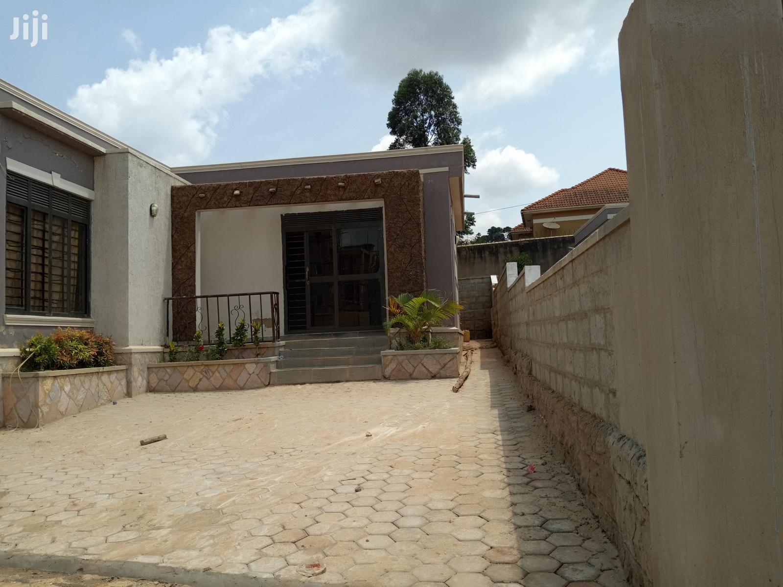Kyariwajarra Four Bedroom High Profile House on Sell in Kampala