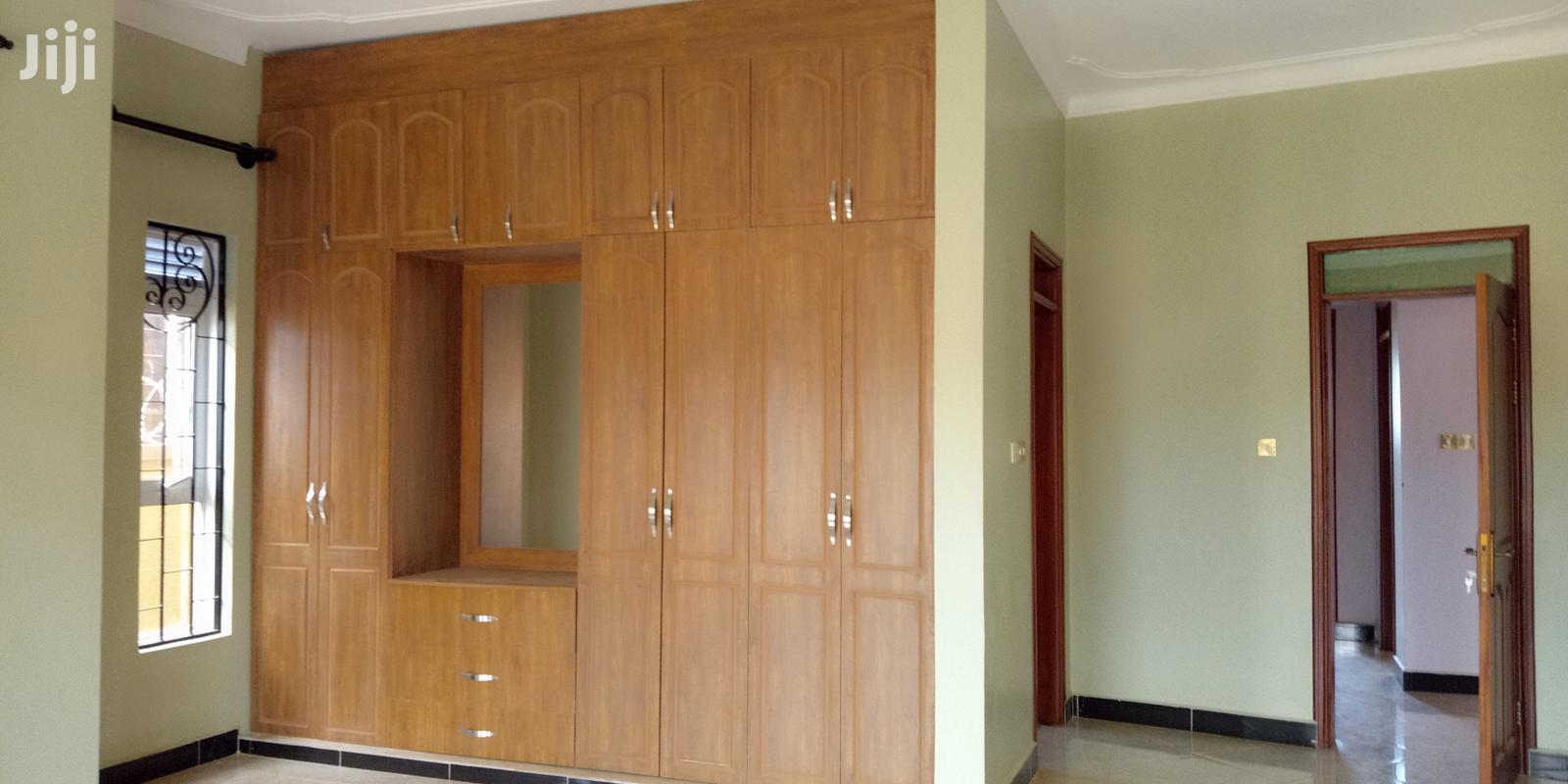 Kira Applause House on Sell in Kampala