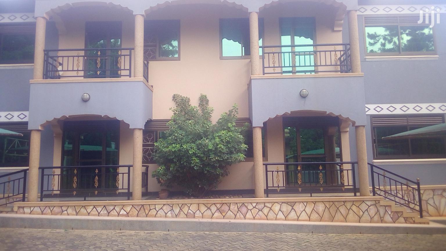 A Samie Detarched House For Rent In Kololo in Kampala