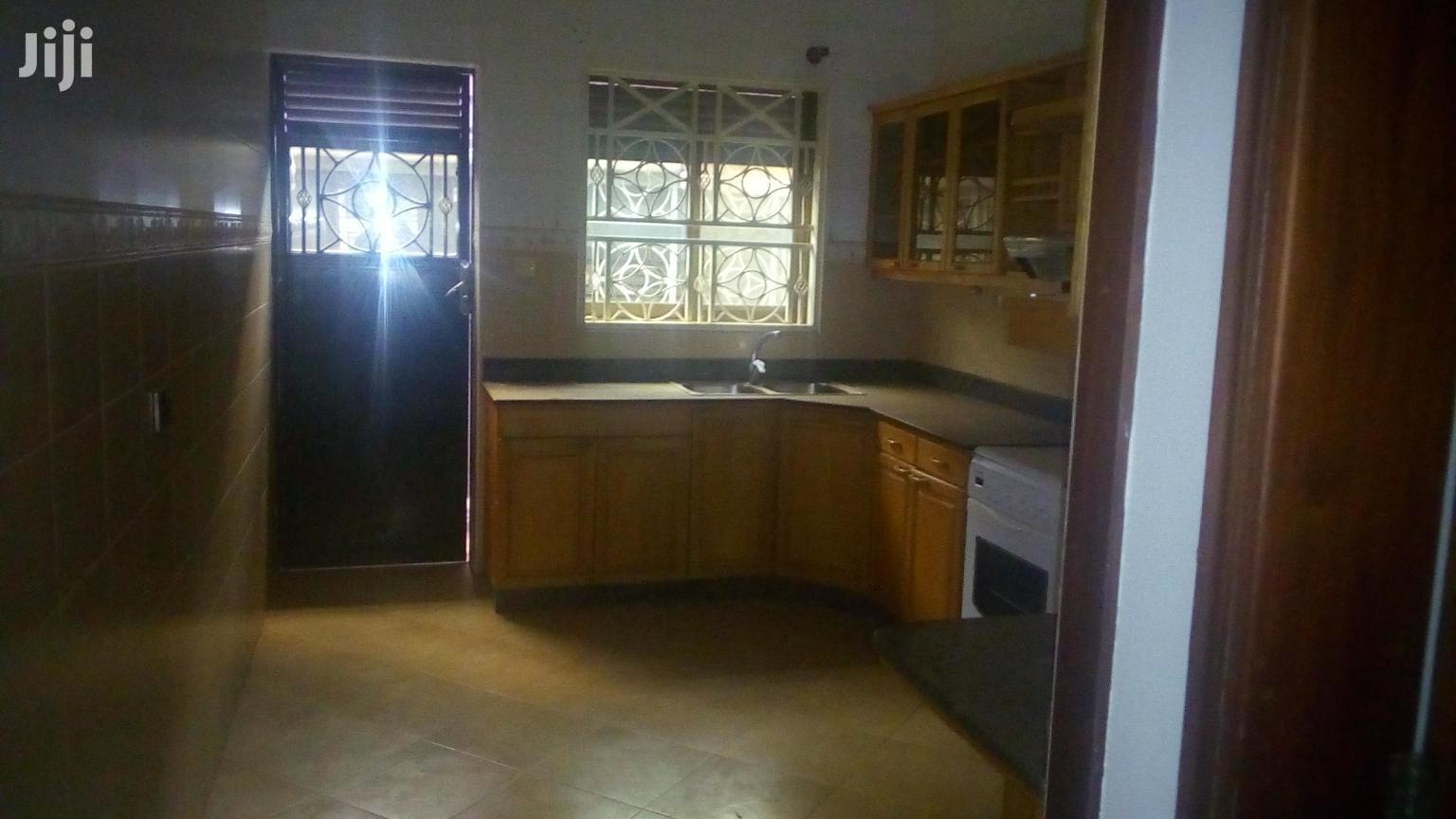 A Samie Detarched House For Rent In Kololo in Kampala