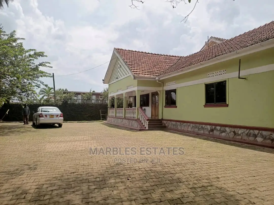 4bdrm Bungalow in Muyenga, Kampala for Rent in Kampala