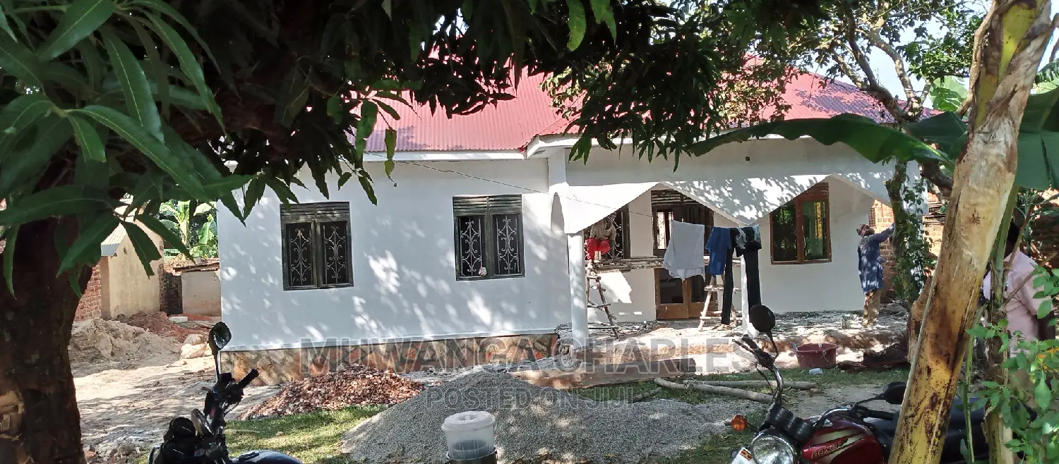 3bdrm Bungalow in Fs Properties Ltd, Wakiso for Sale in Wakiso