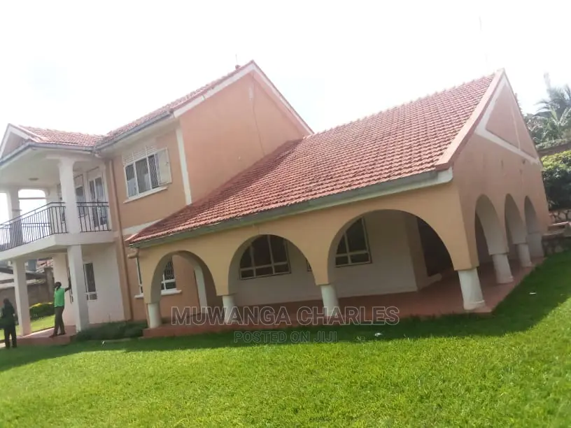 5bdrm Duplex in Fs Properties Ltd, Kampala for Sale in Kampala