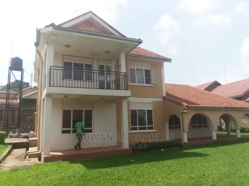 5bdrm Duplex in Fs Properties Ltd, Kampala for Sale in Kampala