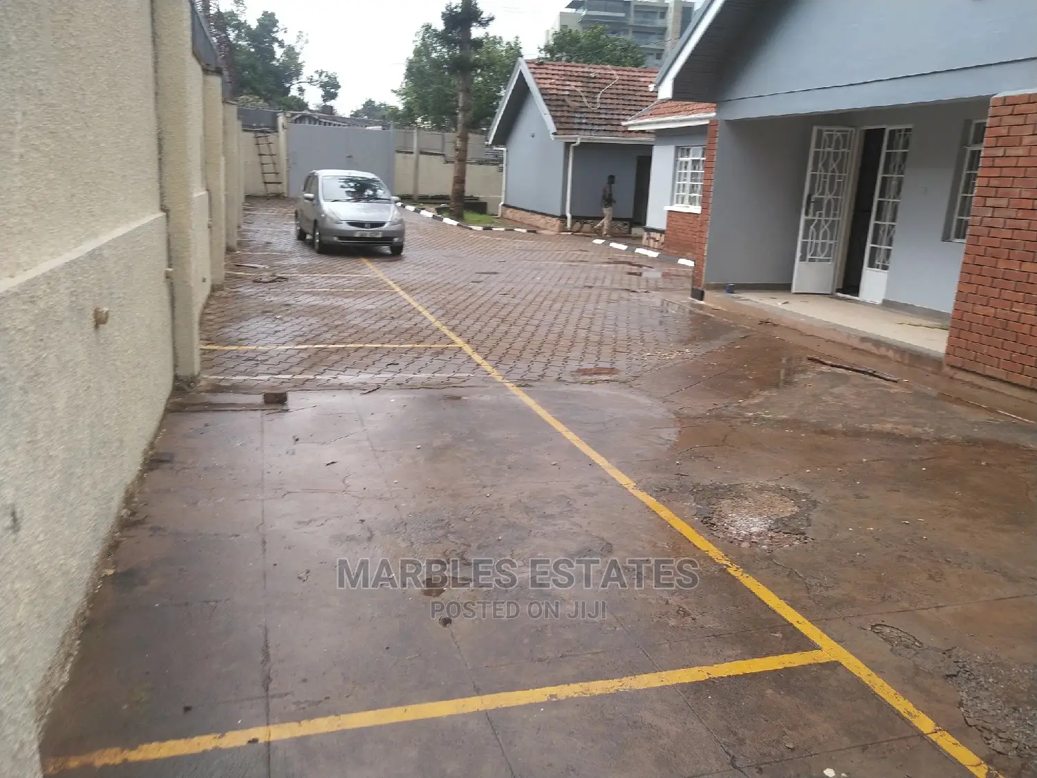 10bdrm Bungalow in Naguru, Central Division for rent in Central Division