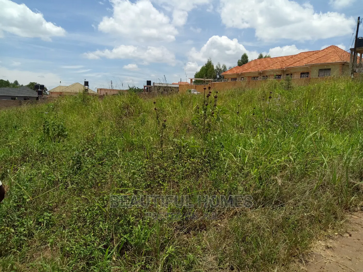 Kira Kimwani 25 Decimals Near Tarmac Nice Area on Sale in Kampala