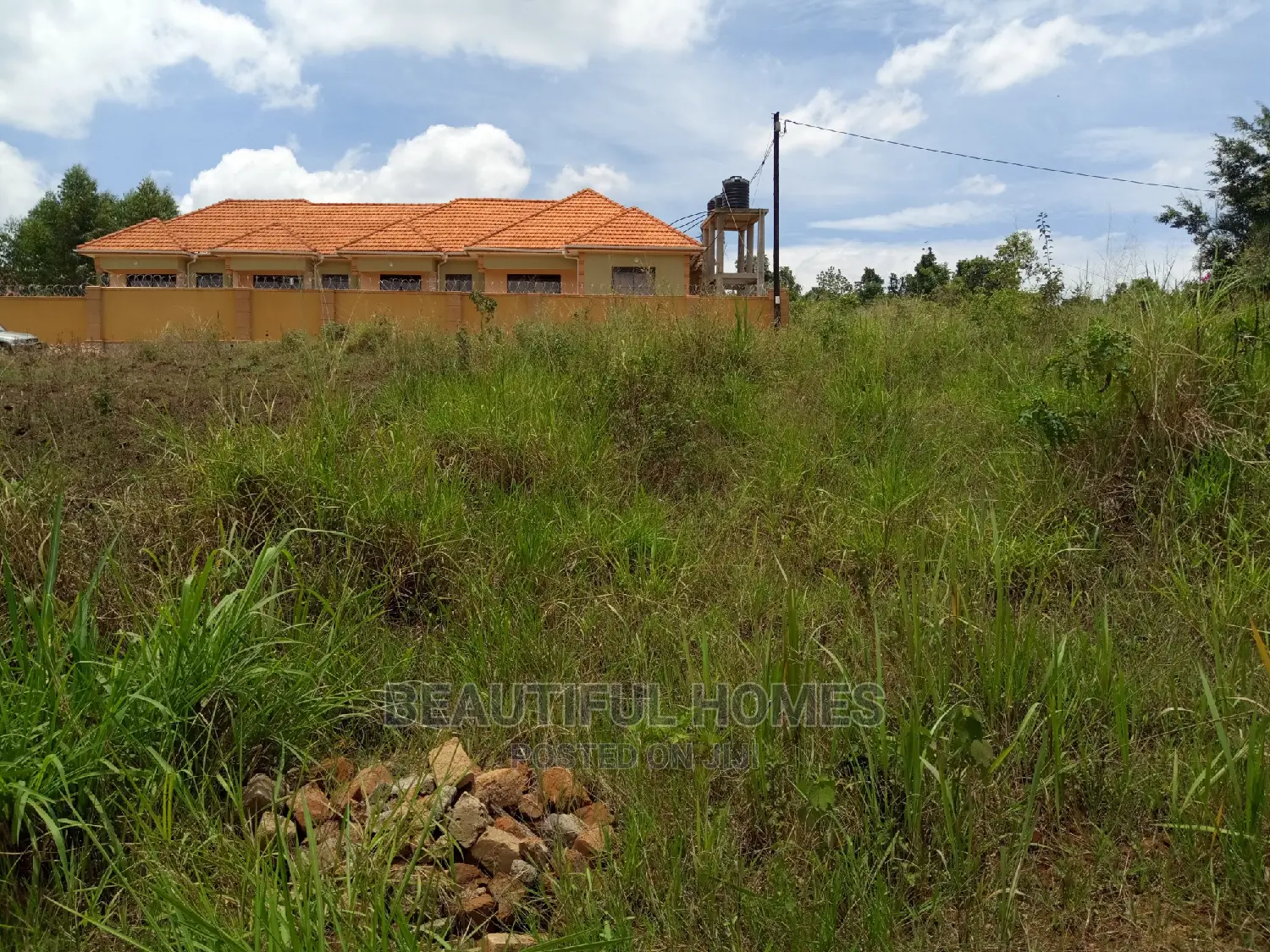 Kira Kimwani 25 Decimals Near Tarmac Nice Area on Sale in Kampala