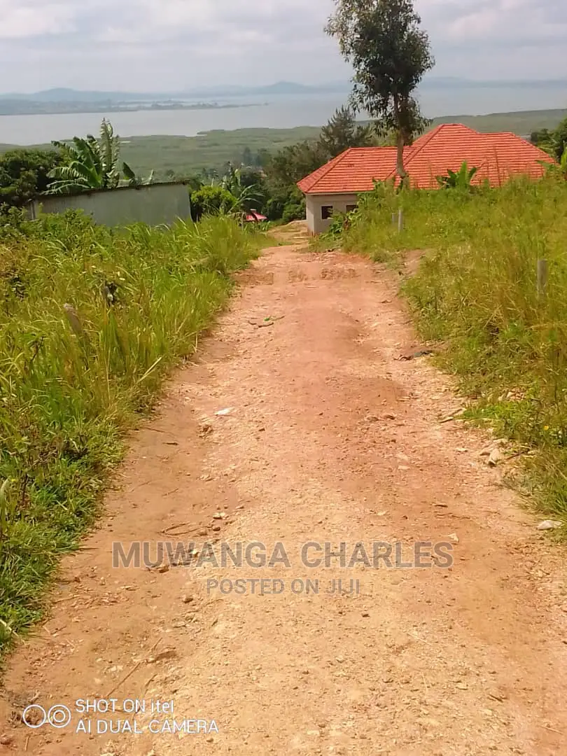 25decimals Is Available for Sale in Bwebajja in Wakiso