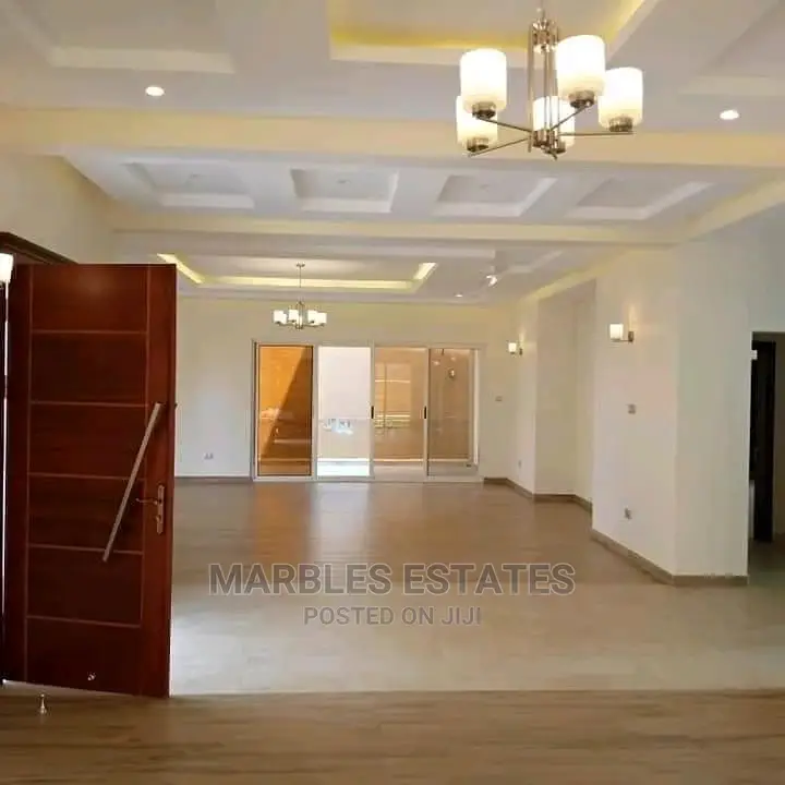 6bdrm Maisonette in Munyonyo, Central Division for Sale in Central Division
