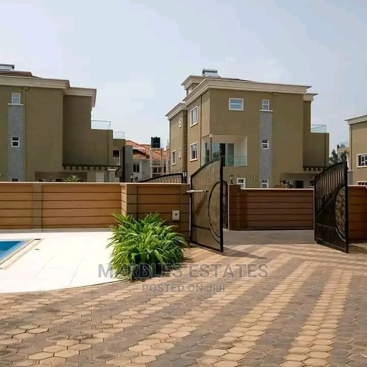 6bdrm Maisonette in Munyonyo, Central Division for Sale in Central Division