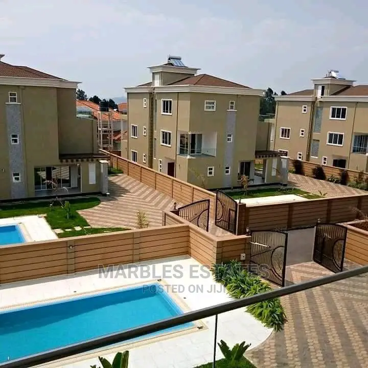 6bdrm Maisonette in Munyonyo, Central Division for Sale in Central Division