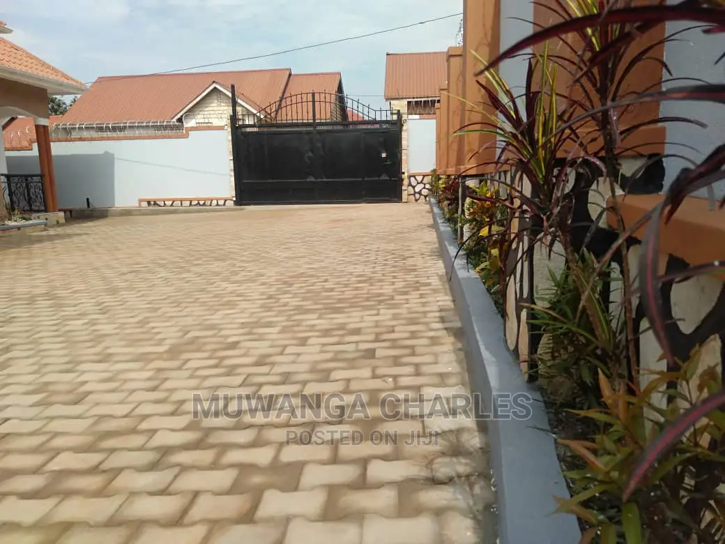 4bdrm House in Fs Properties Ltd, Kampala for Sale in Kampala