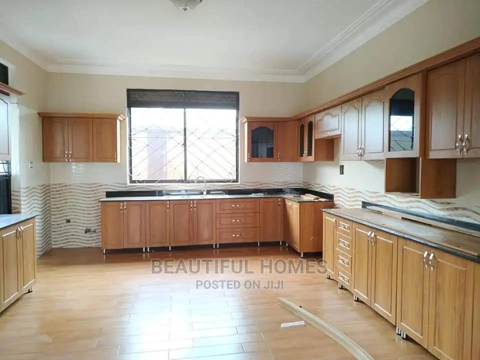 Furnished 6bdrm Mansion in Kira Tarmack Access, Kampala for Sale in Kampala
