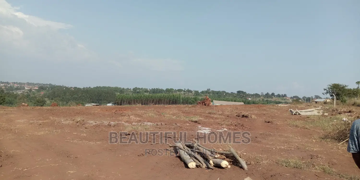 Gayaza Nakwero Plots Near Tarmack on Sell in Kampala