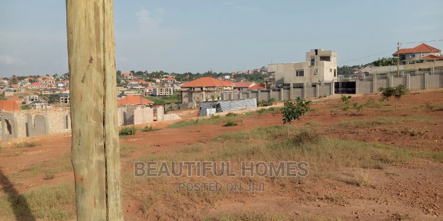 Kira Kimwani 25 Dec Land Close to Tarmack for Sale in Kampala