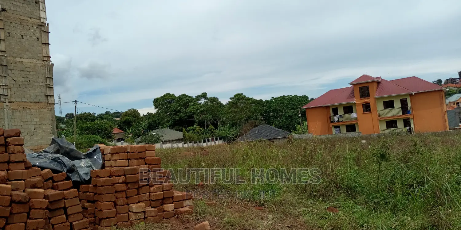 Kira Kimwani 25 Dec Land Close to Tarmack for Sale in Kampala