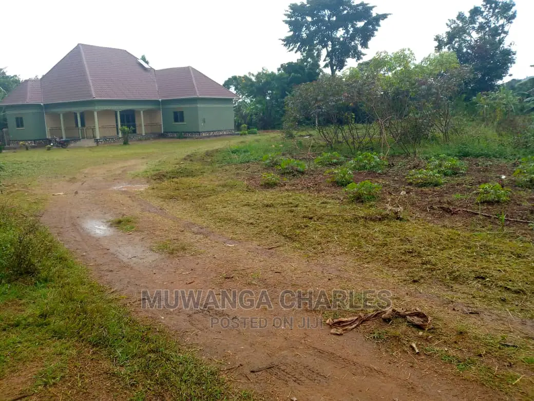 Plot Is Available for Sale in Matuga Migadde in Division A