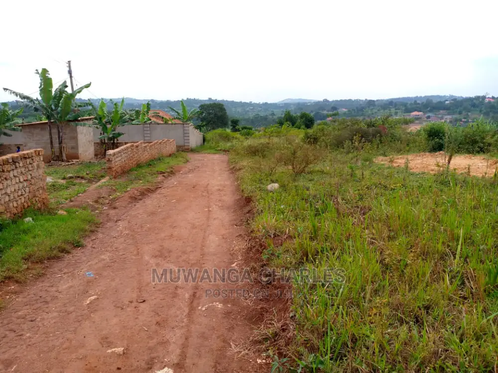 Plots Is Available For Sale In Buwate in Kampala