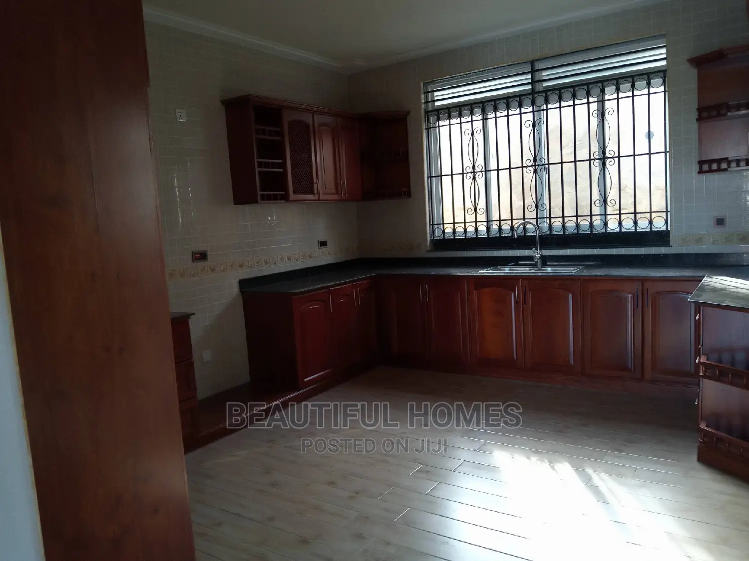 Furnished 6bdrm Mansion in Munyonyo, Kampala for Sale in Kampala