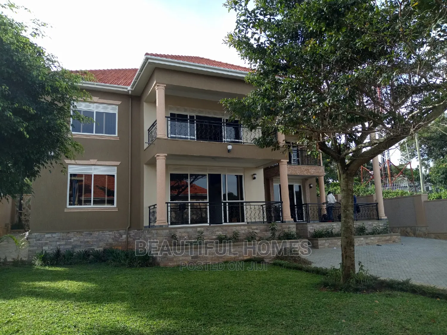Furnished 6bdrm Mansion in Munyonyo, Kampala for Sale in Kampala