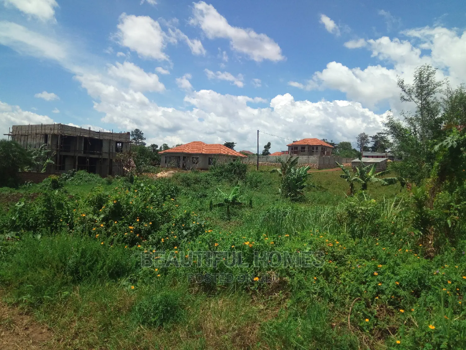Kira 25 Decimals Near Tarmack on Sale in Kampala