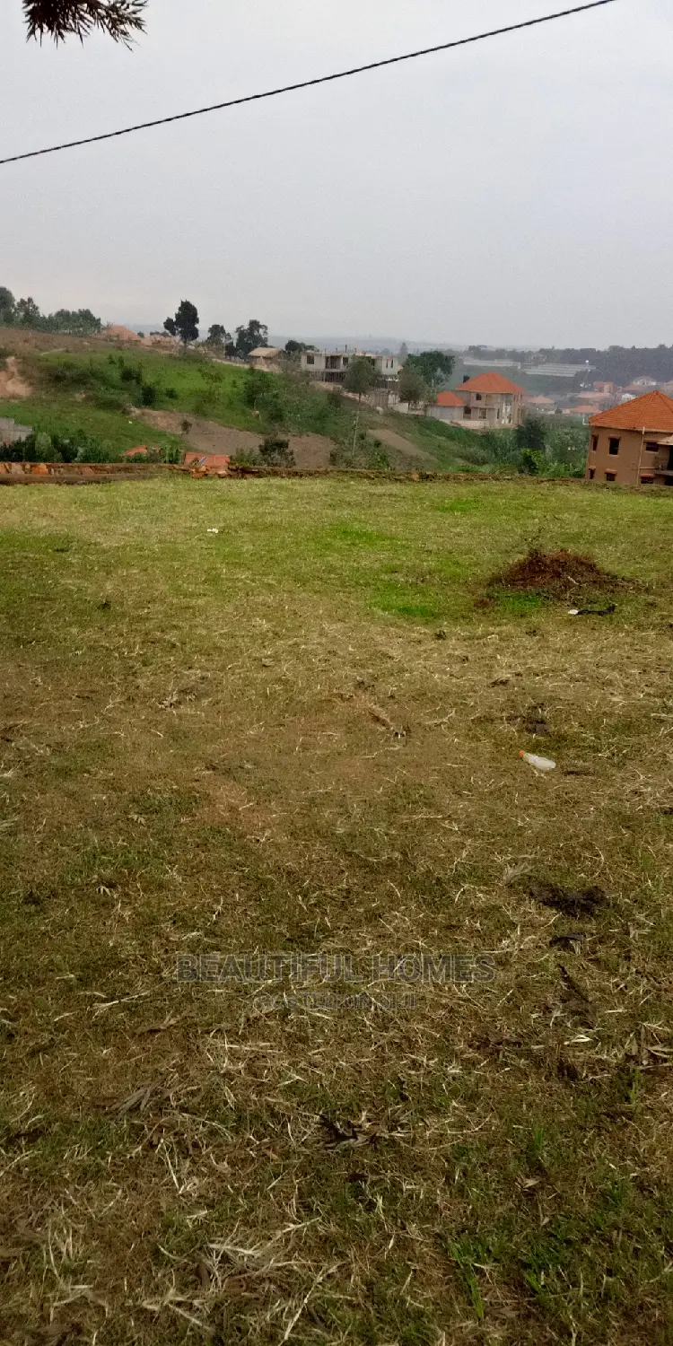 Kira Kimwani 2 Plots Near Tarmack in Kampala