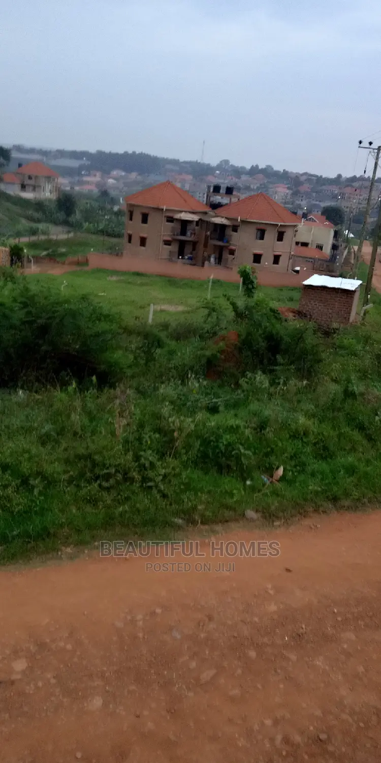 Kira Kimwani 2 Plots Near Tarmack in Kampala