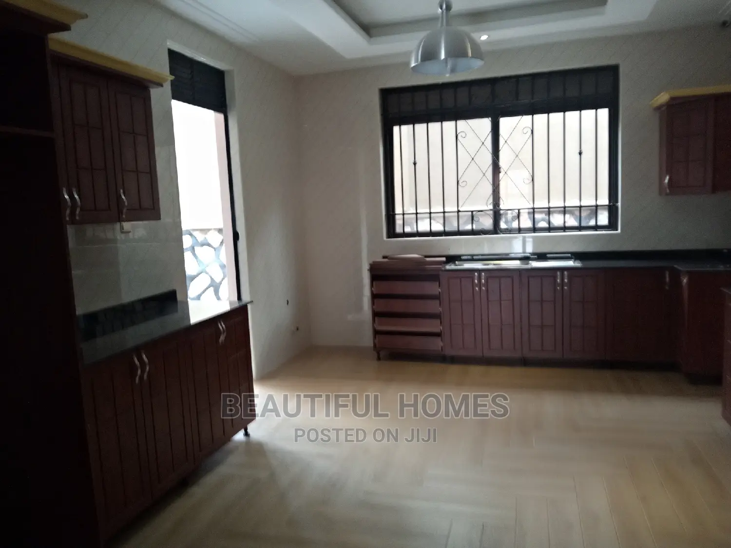 Furnished 6bdrm Mansion in Kiwatule, Kampala for Sale in Kampala