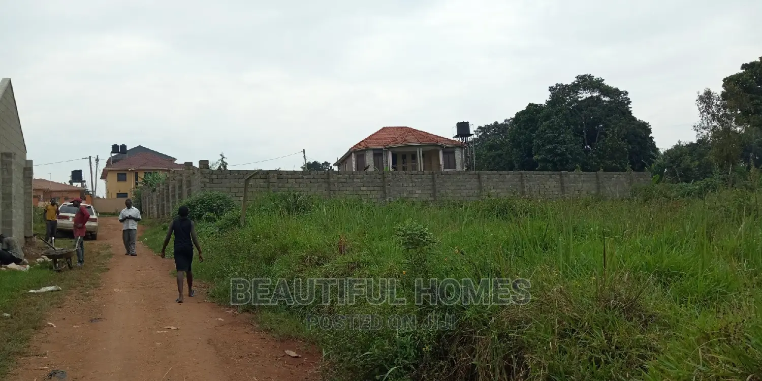 2 Plots in Kira Near the Tarmack on Sell in Kampala