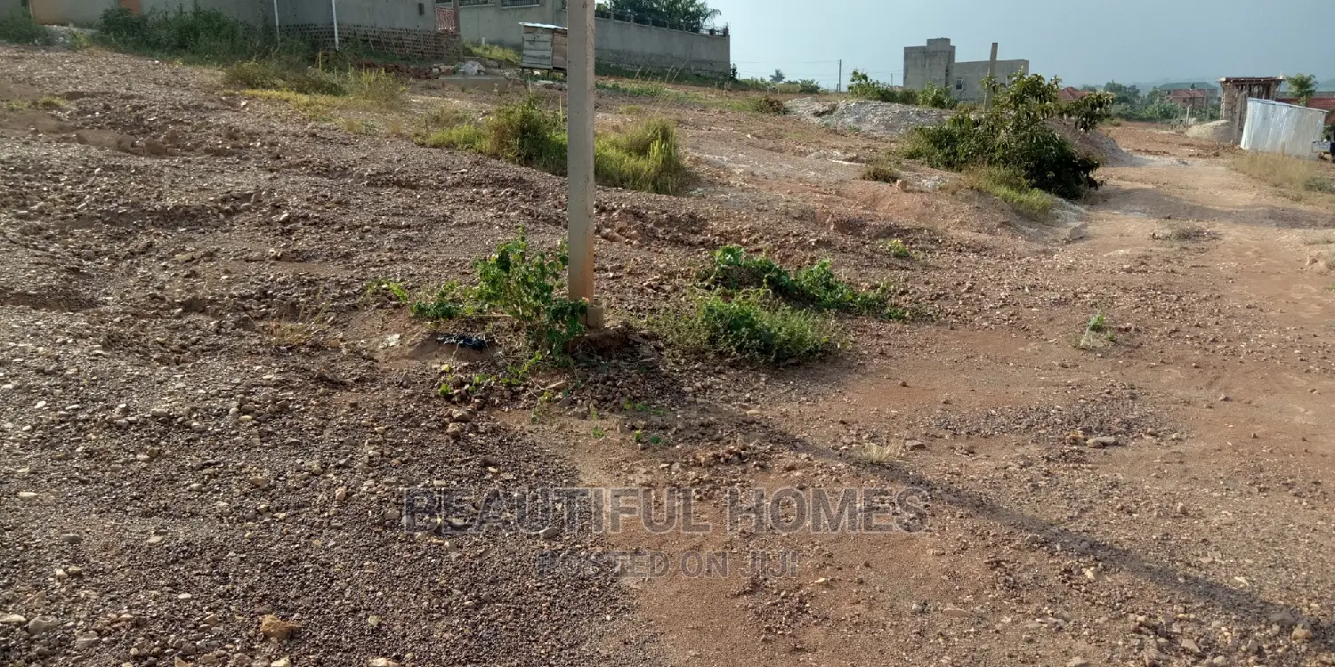 Kira 25 Decimals Land Close to the Main Tarmack for Sell in Kampala