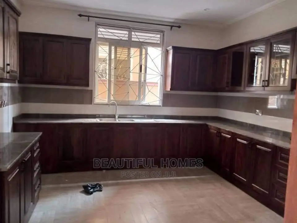 Furnished 6bdrm Mansion in Kira Tarmack Access, Kampala for Sale in Kampala