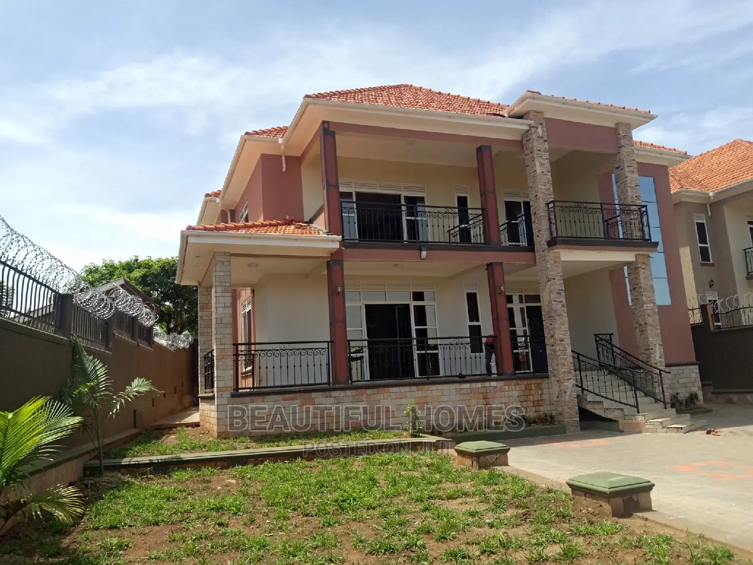 Furnished 6bdrm Mansion in Kira Tarmack Access, Kampala for Sale in Kampala