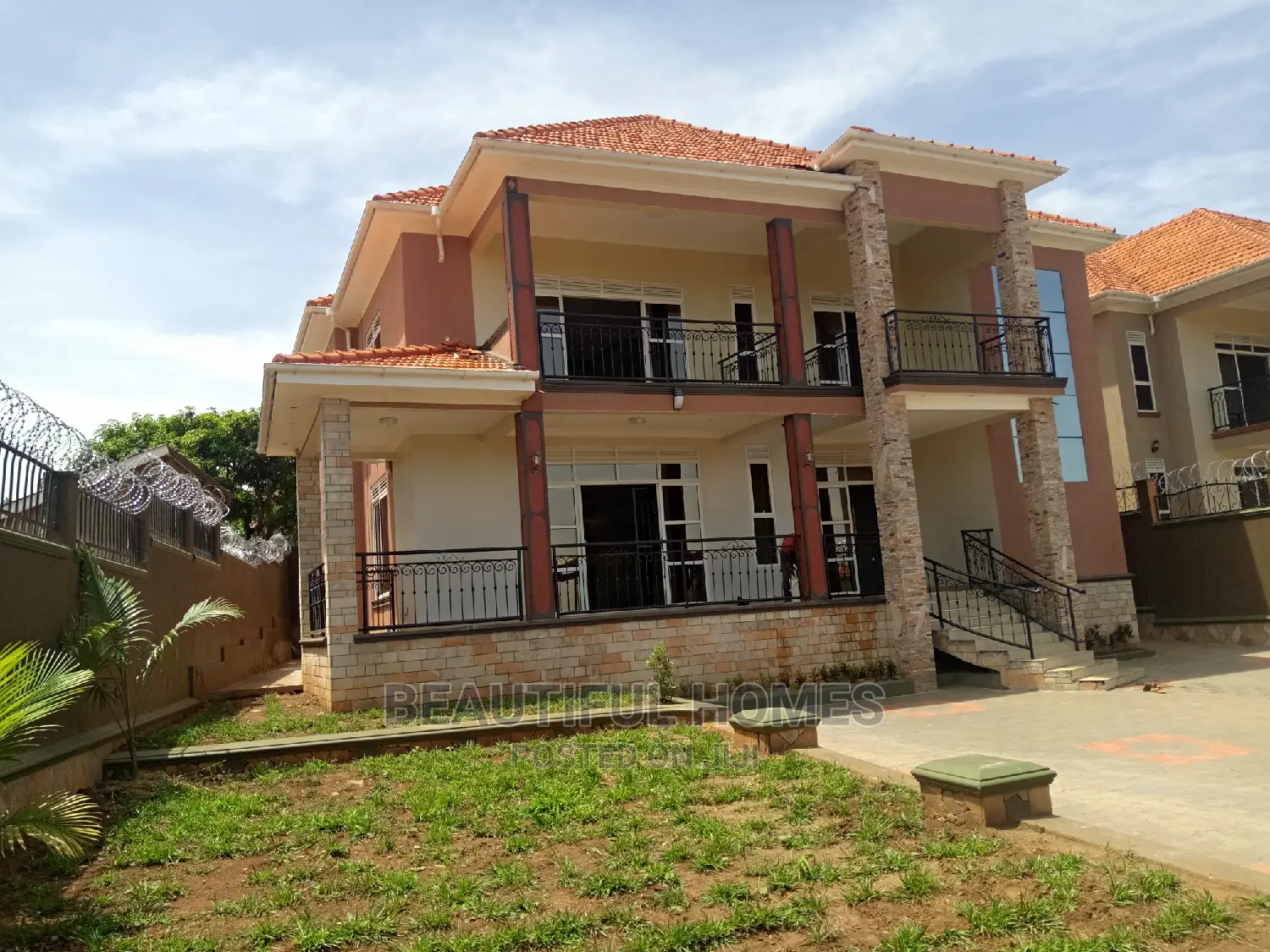 Furnished 6bdrm Mansion in Kira Tarmack Access, Kampala for Sale in Kampala