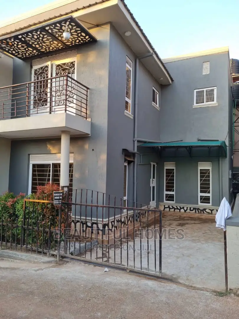 Furnished 4bdrm House in Kira Tarmack, Kampala for Sale in Kampala