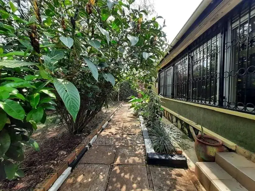 4bdrm Bungalow in Bugolobi, Kampala for Rent in Kampala