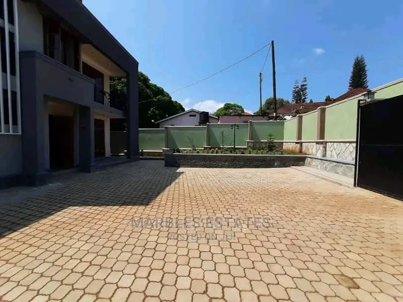 4bdrm Duplex in Munyonyo, Central Division for Sale in Central Division