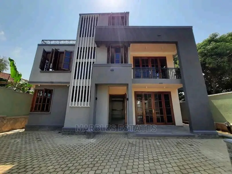 4bdrm Duplex in Munyonyo, Central Division for Sale in Central Division