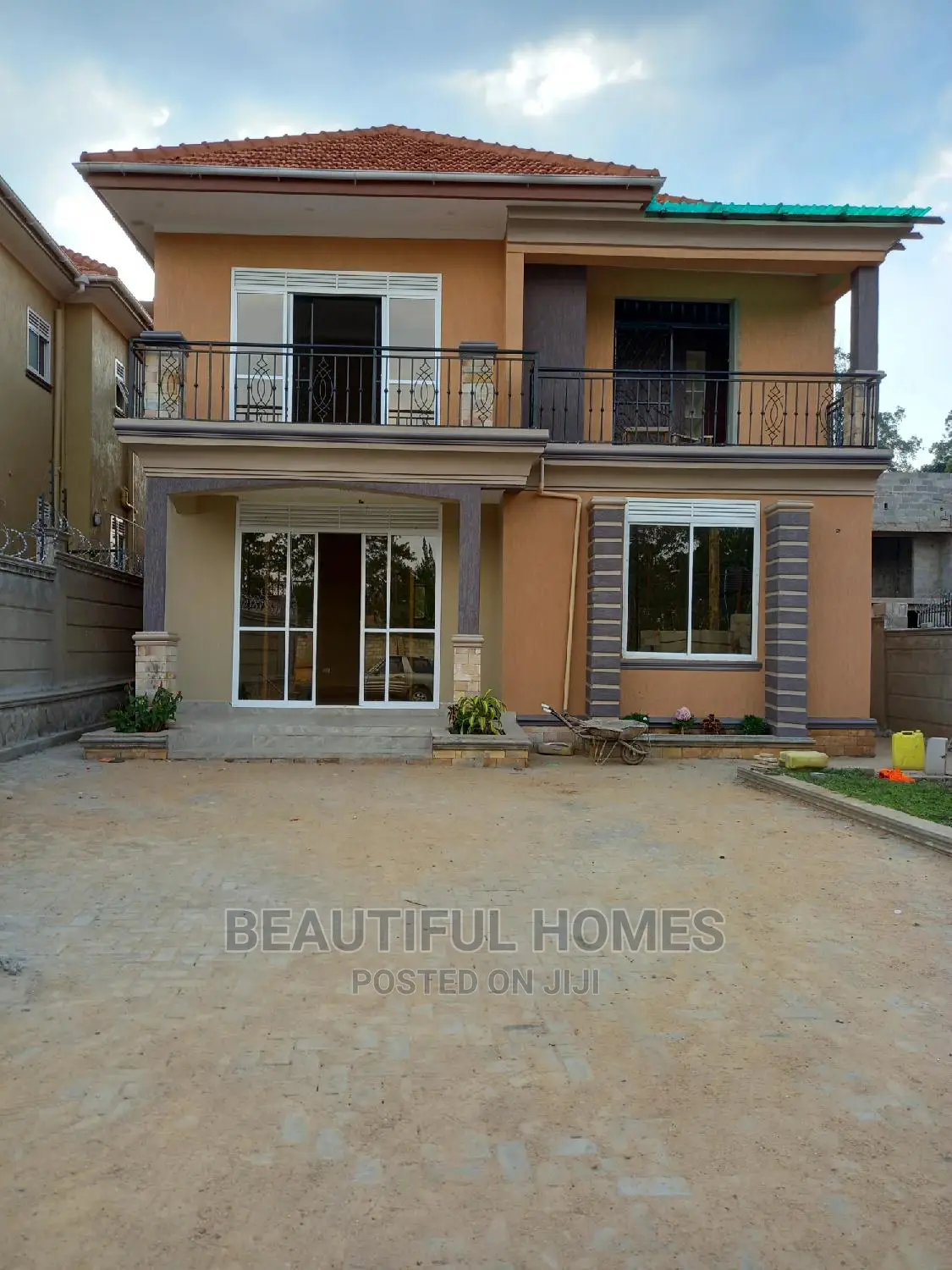 Furnished 4bdrm House in Kira Tarmack, Kampala for Sale in Kampala