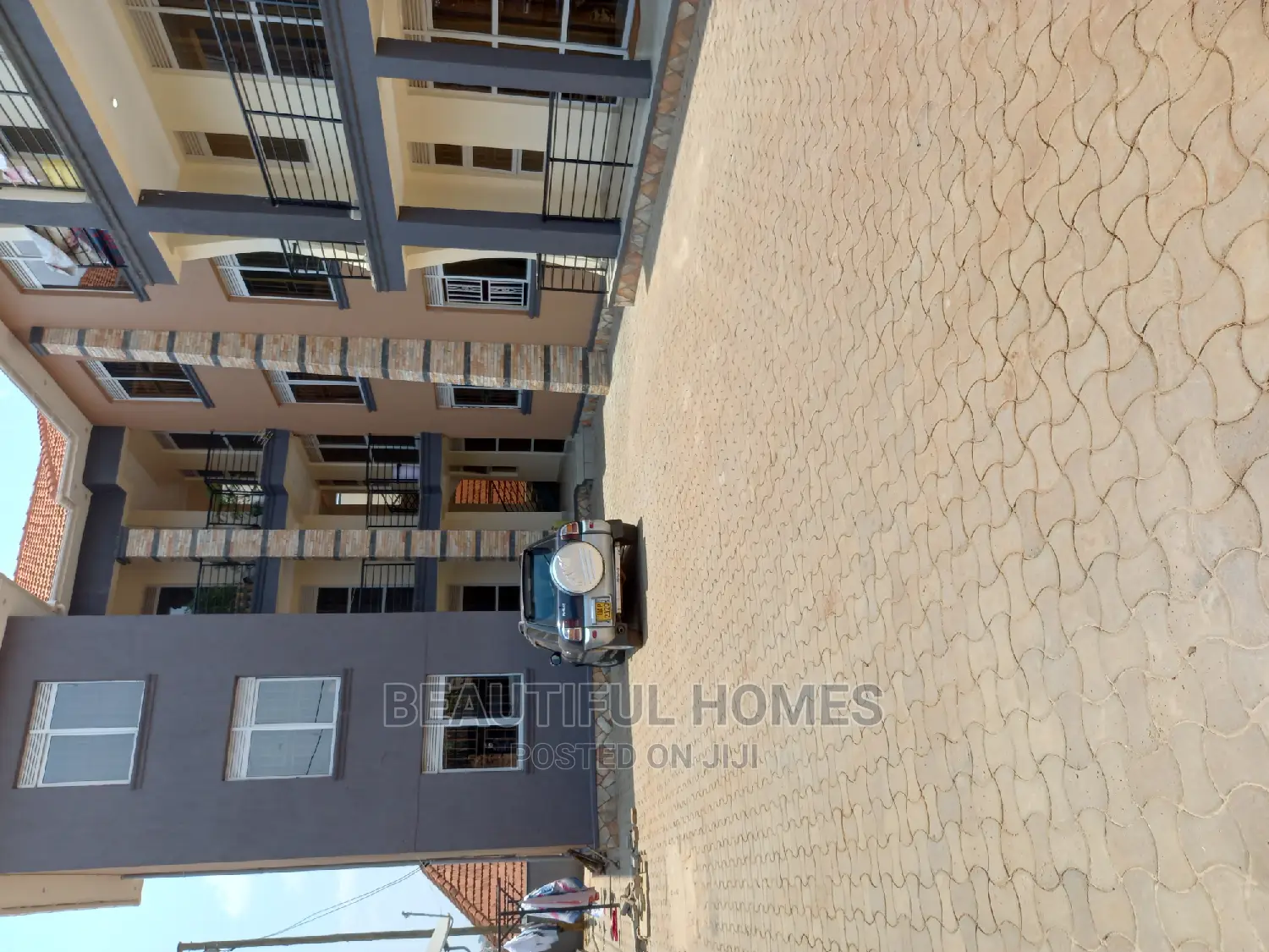 Furnished 5bdrm Mansion in Kira for Sale in Kira