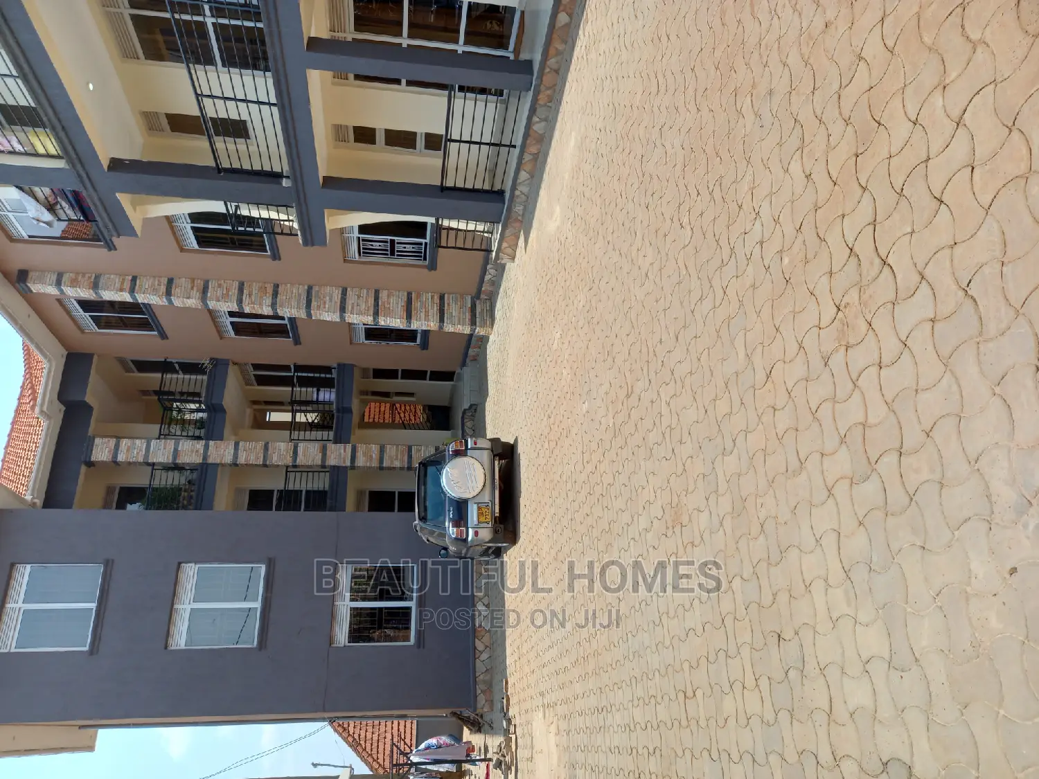 Furnished 5bdrm Mansion in Kira for Sale in Kira