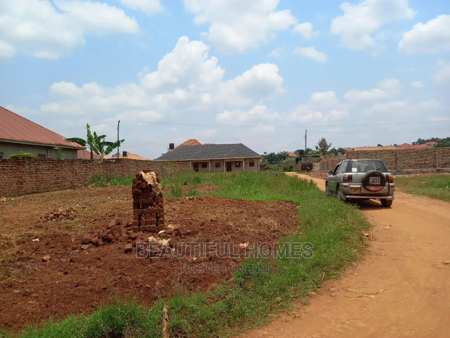 Kira Two Wonderful Pllots on Sell in Kampala
