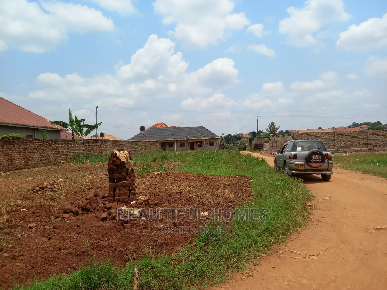 Kira Two Wonderful Pllots on Sell in Kampala