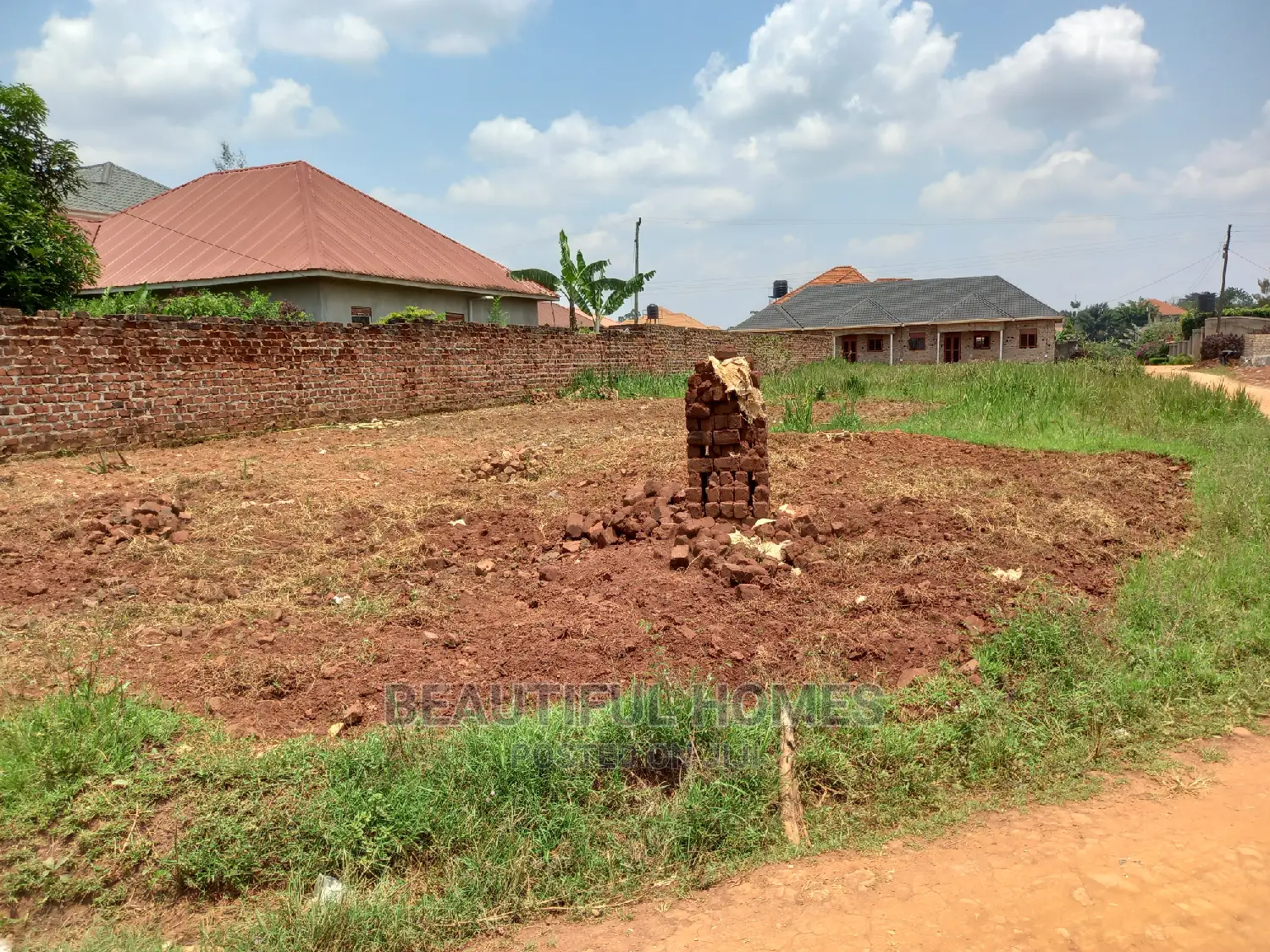 Kira Two Wonderful Pllots on Sell in Kampala