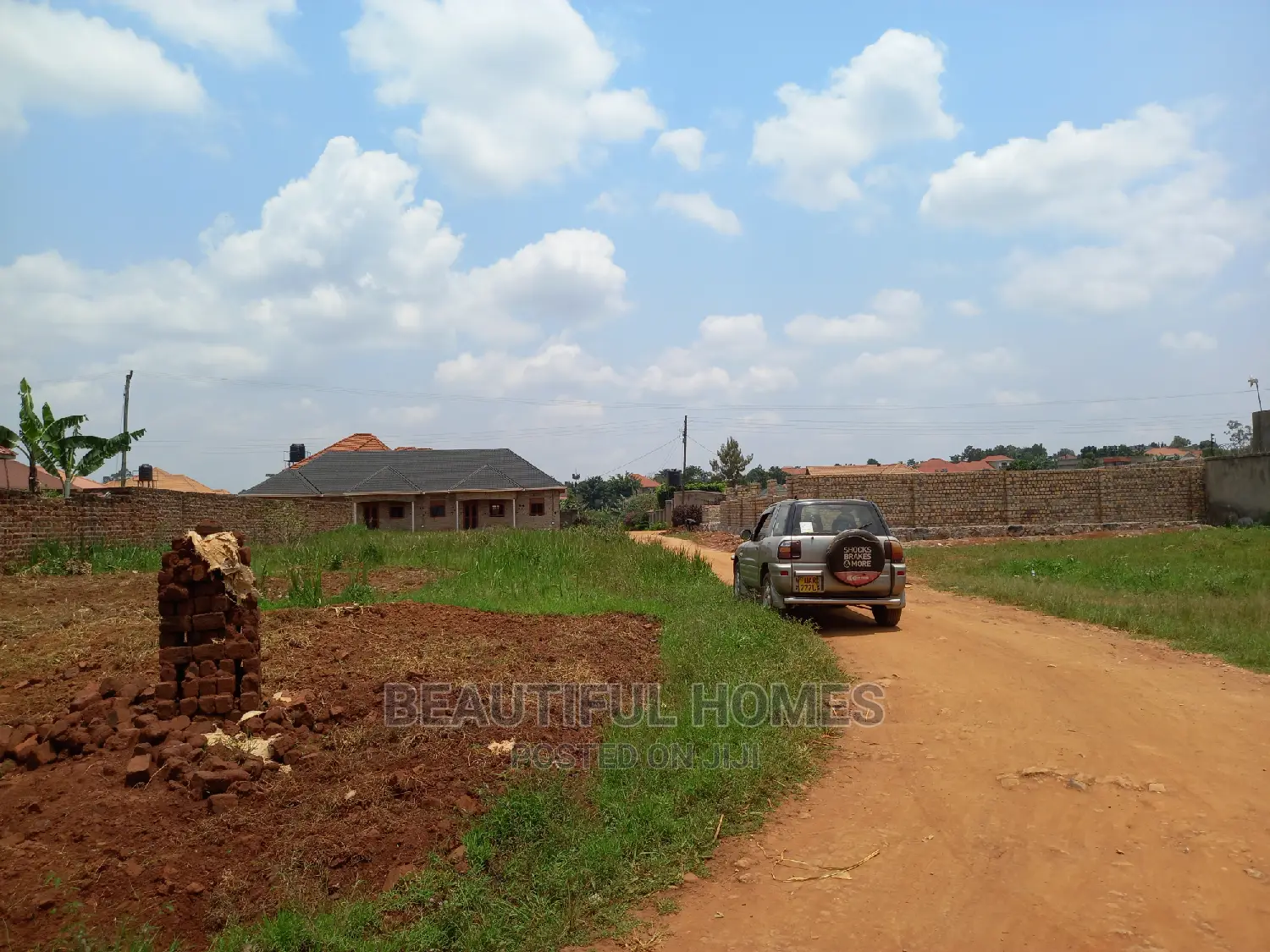 Kira Two Wonderful Pllots on Sell in Kampala
