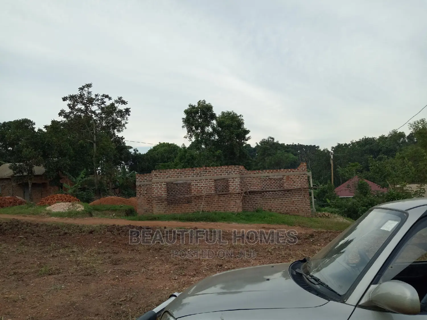 Residential 100*100 in Nakwero on Sell in Kampala
