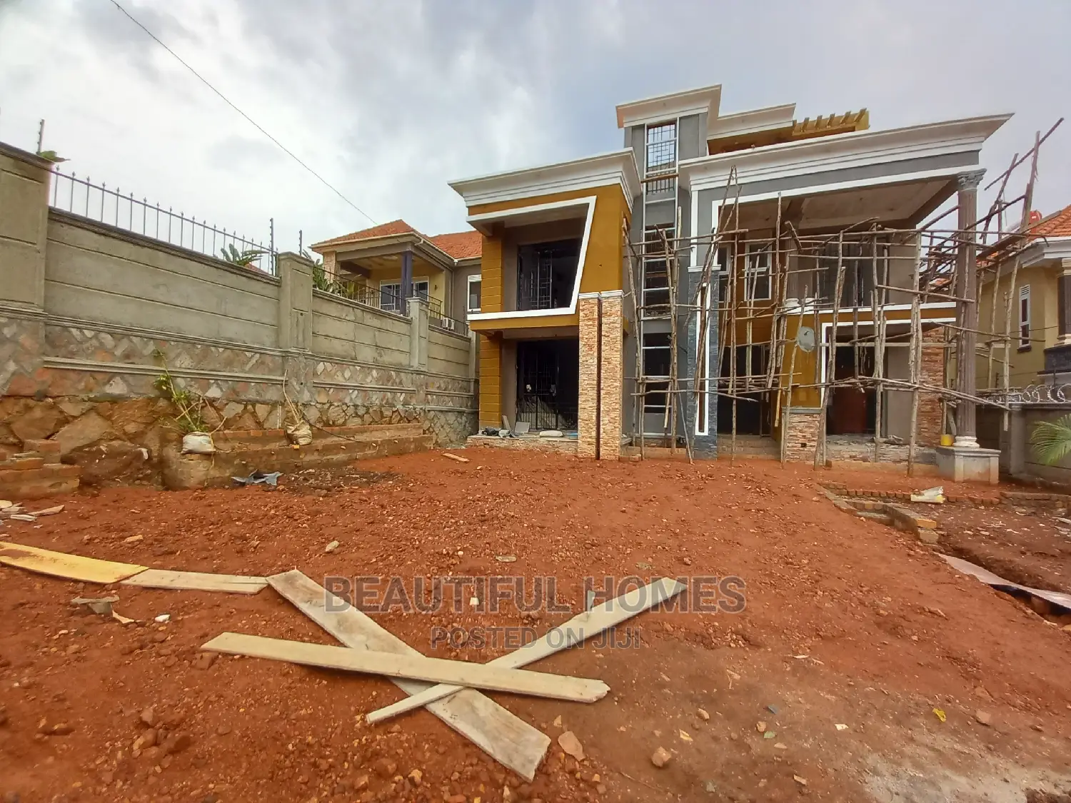 Furnished 5bdrm Mansion in Kira for Sale in Kira